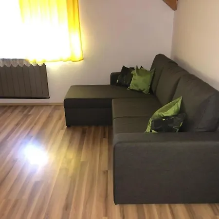 In Fonyd Mit Terrasse, Garten Und Grill Apartment