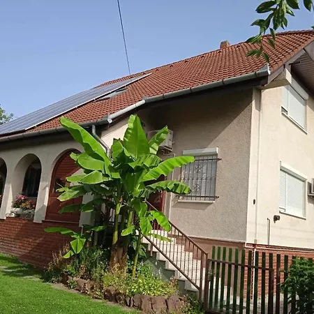 Apartment In Fonyd Mit Terrasse, Garten Und Grill Fonyod